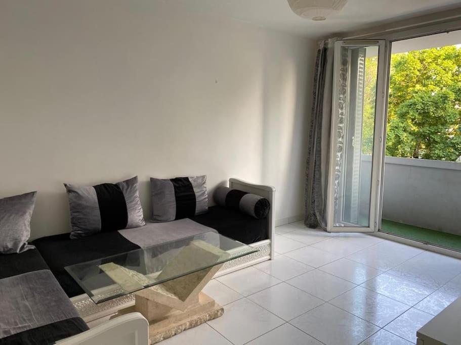 Joli Appartement Proche Metro ليون المظهر الخارجي الصورة